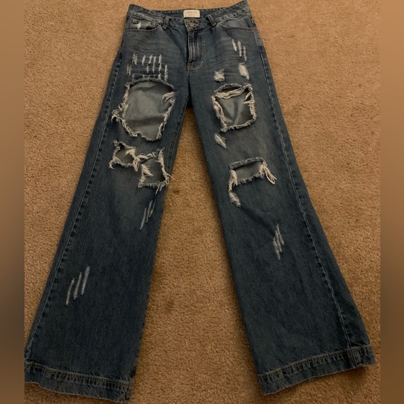 distressed wide leg jeans perfect condition only worn a couple times - Picture 2 of 3